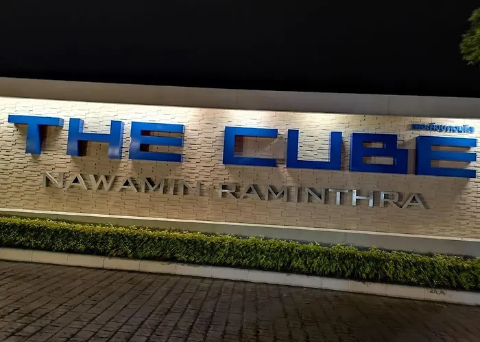 W Pool And Gym Near Mrt Station And Malls Apartment Bangkok