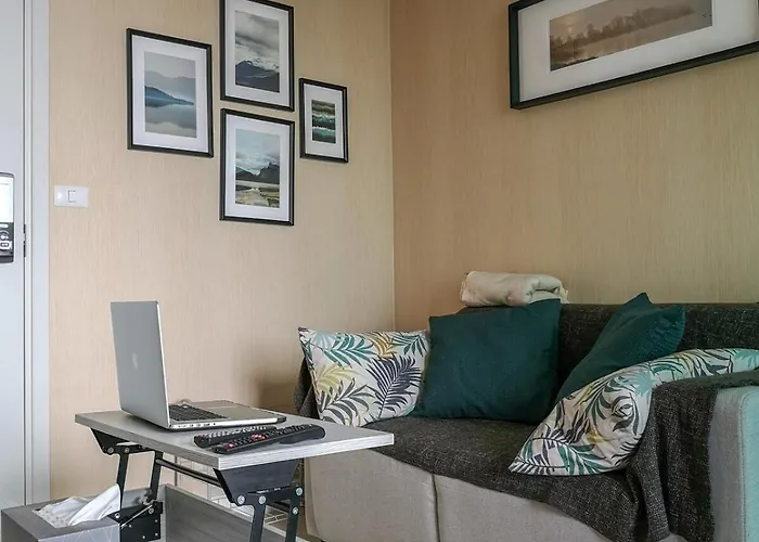 Apartment W Pool And Gym Near Mrt Station And Malls *