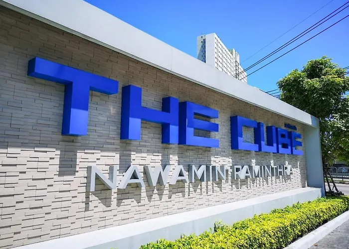 Apartment W Pool And Gym Near Mrt Station And Malls Bangkok